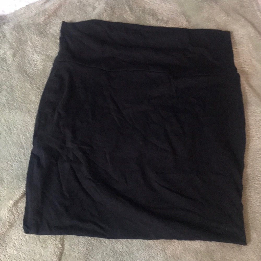 Wet seal black skirt
